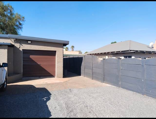 4 BEDROOM HOUSE FOR SALE IN ROTHDENE